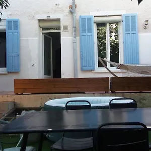 Jolie Maison De Avec Jardin Arbore Hébergement de vacances La Seyne-sur-Mer